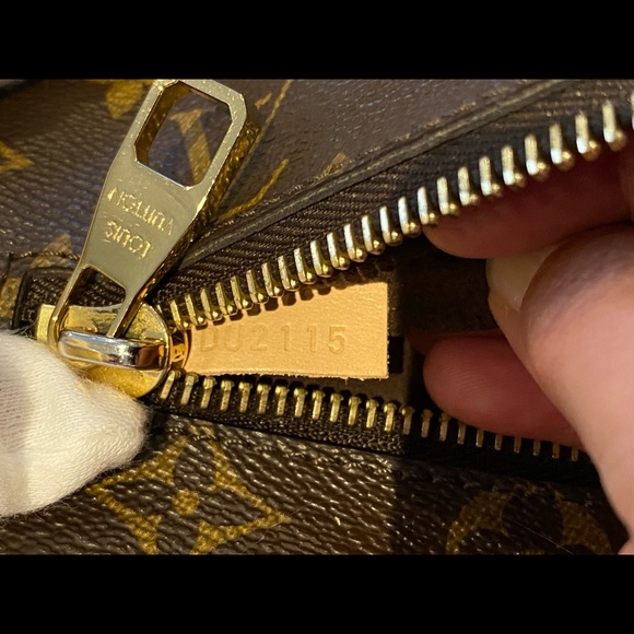 Louis Vuitton Pochette Metis - Picture 2 of 14